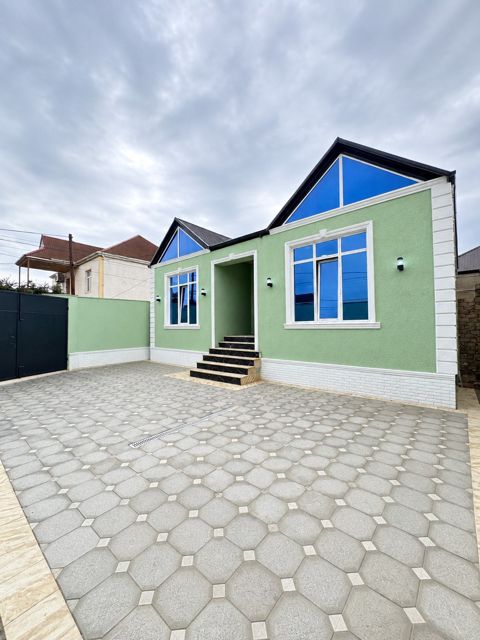 Satılır 4 otaqlı həyət evi/bağ evi 110 m² — Bakı