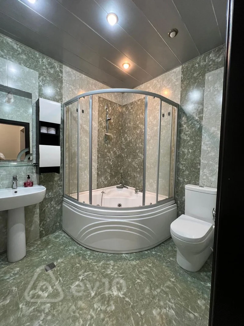 4 otaqlı mənzil, 135 m², Təbriz küçəsi — kirayə — Mənzil, Bakı (11)