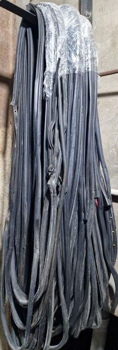 "Mercedes" qapı və baqaj rezinləri Mercedes benz qapı və baqaj — Bakı