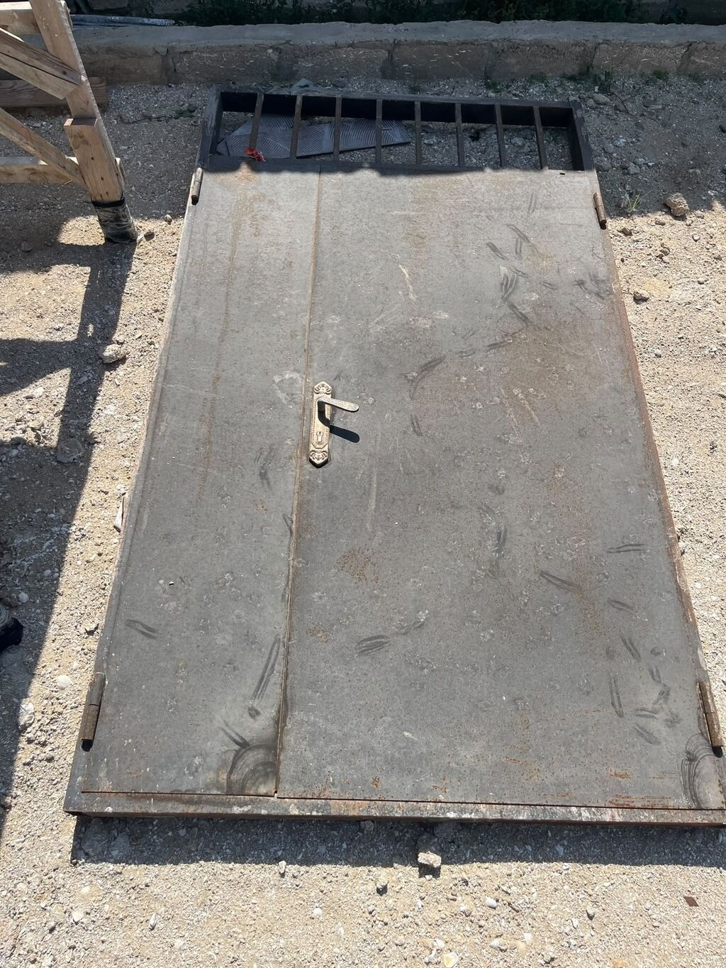 Demir qapi 250/140sm 240azn Bine atciliq 3362 leli — Pəncərələr, qapılar, balkonlar, Bakı