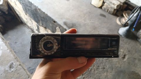 Kenwood KDC-W6027 avtomobil maqnitolanın çıxarıla bilən ön paneli — Masazır