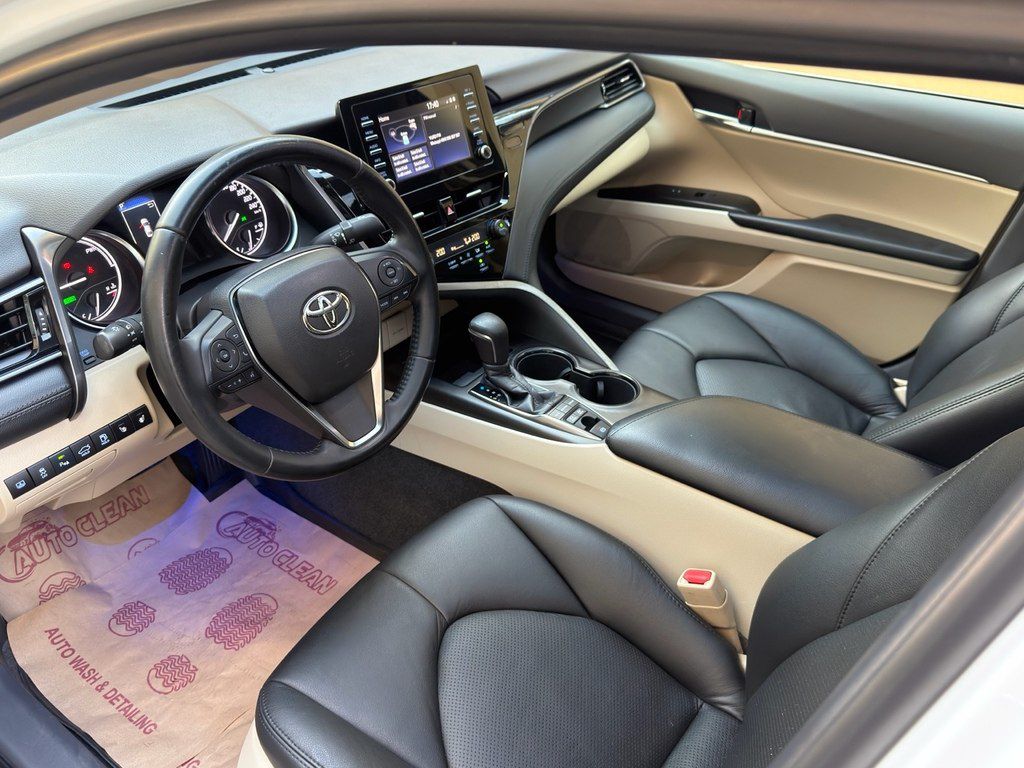 Toyota Camry, 2.5 L, 1.6 kWh, 2023 il, 98 700 km — Avtomobillər, Bakı (12)