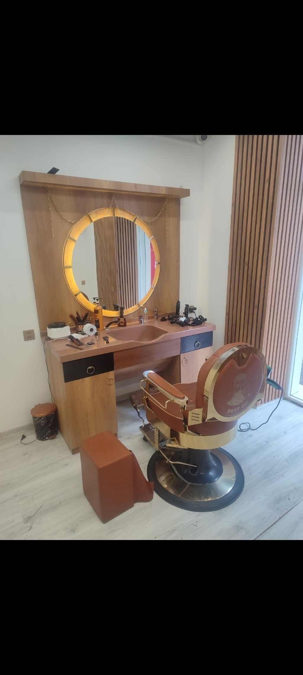 Peşəkar bərbər/kisə salonu üçün tam iş stansiyası Gəncə şəhərində — Salon mebeli, Gəncə
