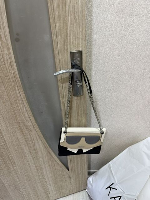 Karl Lagerfeld K/Ikonic çiyin çantası - Model: K/Ikonic flap bag — Bakı
