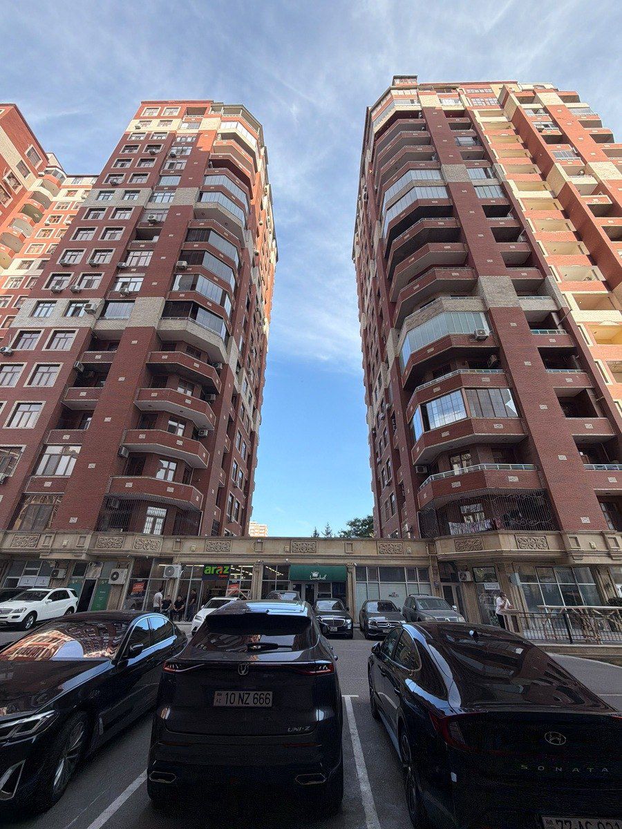Satılır 4 otaqlı yeni tikili 220 m² — Mənzil, Bakı
