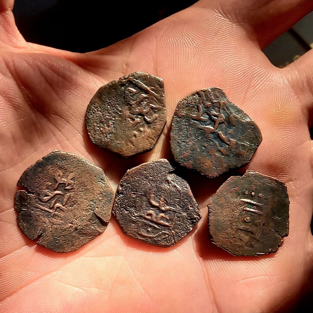 23 ədəd biryerdə Azərbaycanın Atabəyləri Hicri 1136-1225 Hardasa — Sikkələr, Bakı (8)