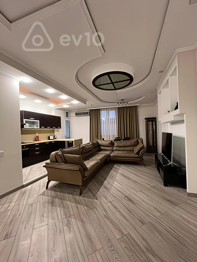 4 otaqlı mənzil, 135 m², Təbriz küçəsi — kirayə — Bakı