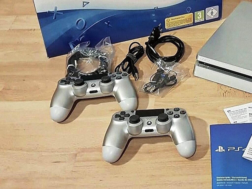 PS4 slim silver qutudan çıxan original pultdu İşlənməyib ideal — Aksesuarlar, Bakı (4)