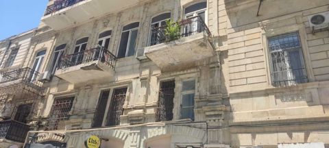 Satılır 5 otaqlı köhnə tikili 160 m² — Bakı