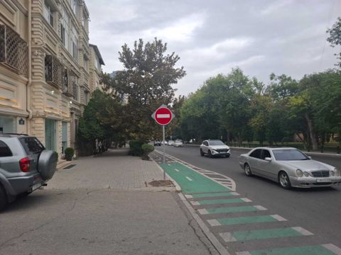 Satılır 3 otaqlı köhnə tikili 70 m² — Bakı