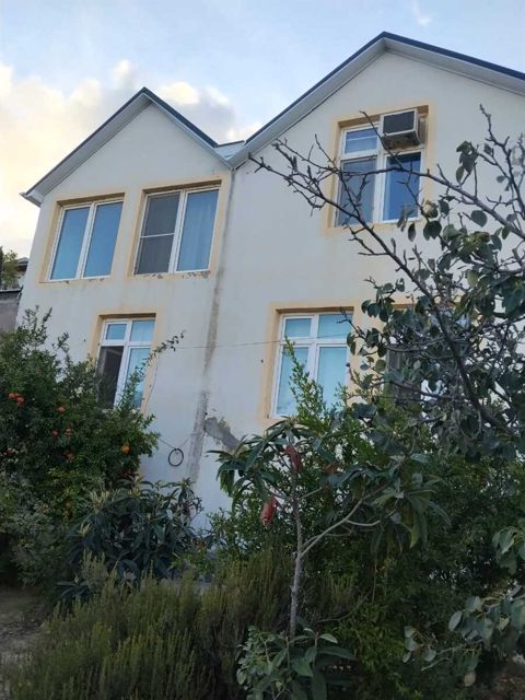 Satılır 3 otaqlı həyət evi/bağ evi 180 m² — Bakı