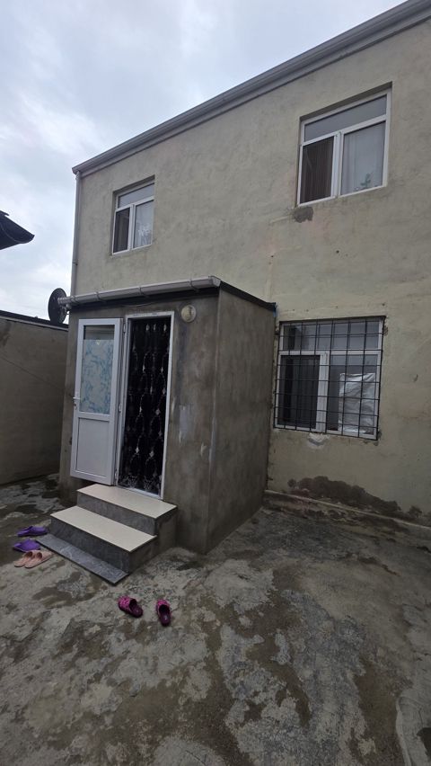 Satılır 3 otaqlı həyət evi/bağ evi 130 m² — Bakı