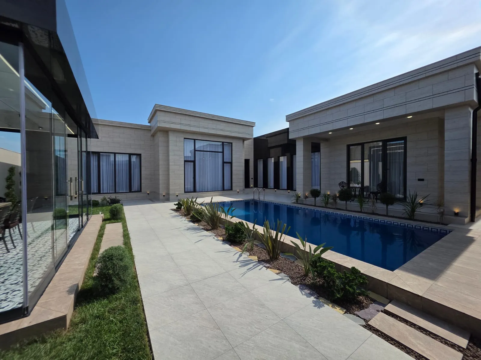 Şüvəlan, 5 otaqlı Həyət evi satılır - 220 m², 1 mərtəbə, 6.5 sot — Ev, villa, Bakı (2)