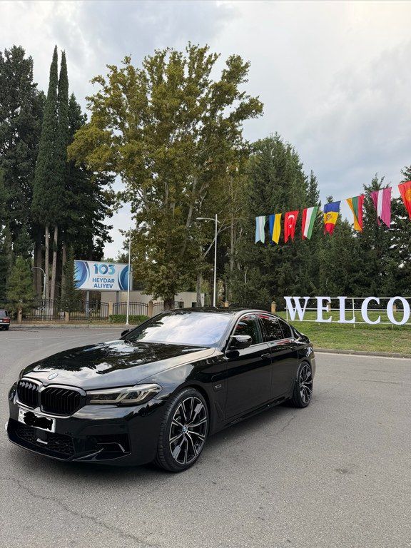 BMW 530e, 2.0 L, 12 kWh, 2023 il, 79 000 km — Avtomobillər, Mingəçevir (2)