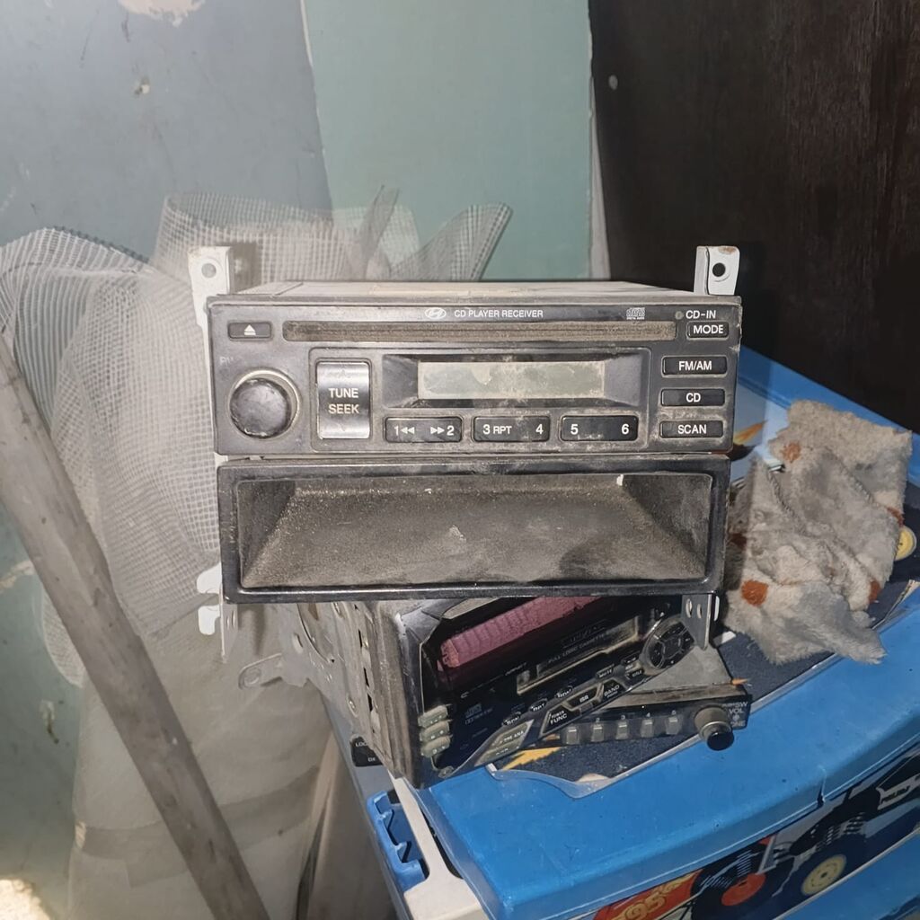 Köhnə model avtomobil maqnitofonları və radio baş blokları dəsti — Avtomobil akustikası, Sumqayıt (2)