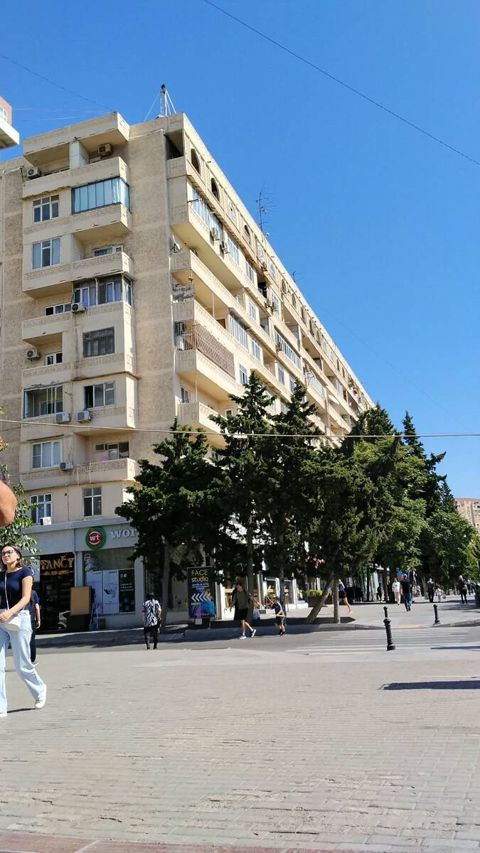 Satılır 2 otaqlı köhnə tikili 55 m² — Bakı
