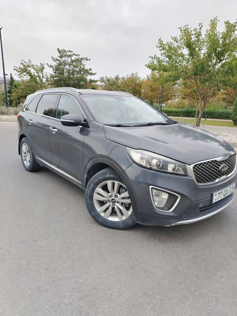 Kia Sorento SUV - Kuzov: 5 qapılı, tünd boz rəng - Mühərrik: GDI — Bakı