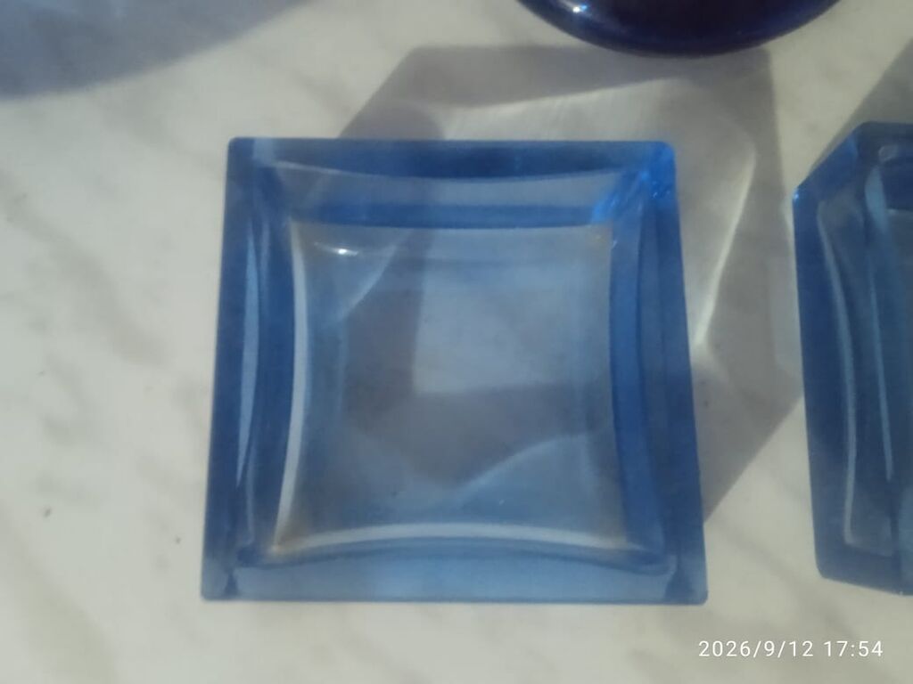 Mavi şüşə serving dəsti - Material: qalın, yarımşəffaf mavi şüşə — Süfrə qabı, Bakı (3)