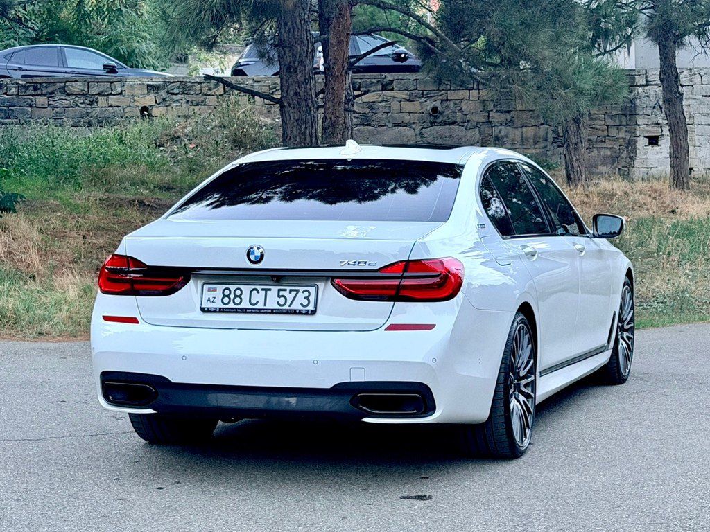 BMW 740, 2.0 L, 9.2 kWh, 2019 il, 137 000 km — Avtomobillər, Bakı (2)