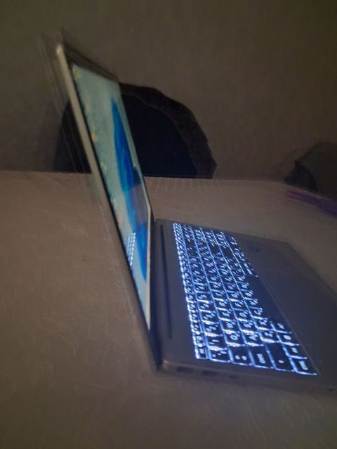 HP noutbuk - 15.6" geniş ekran, incə çərçivələr - Klaviatura arxa — Bakı