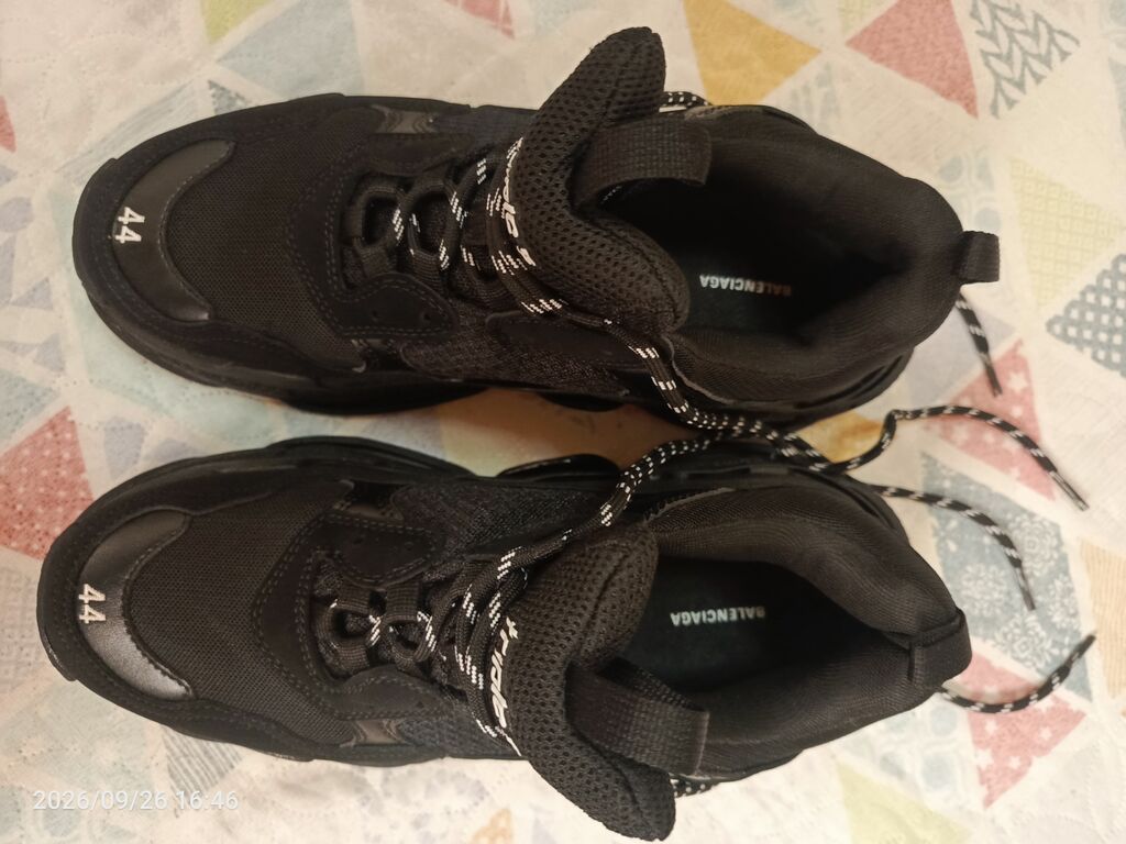 Balenciaga Triple S. Rəsmi saytda $1200, eBuy da $860, mən konkret — Digər, Bakı (5)