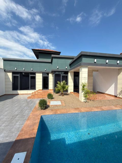 Satılır 4 otaqlı həyət evi/bağ evi 140 m² — Bakı