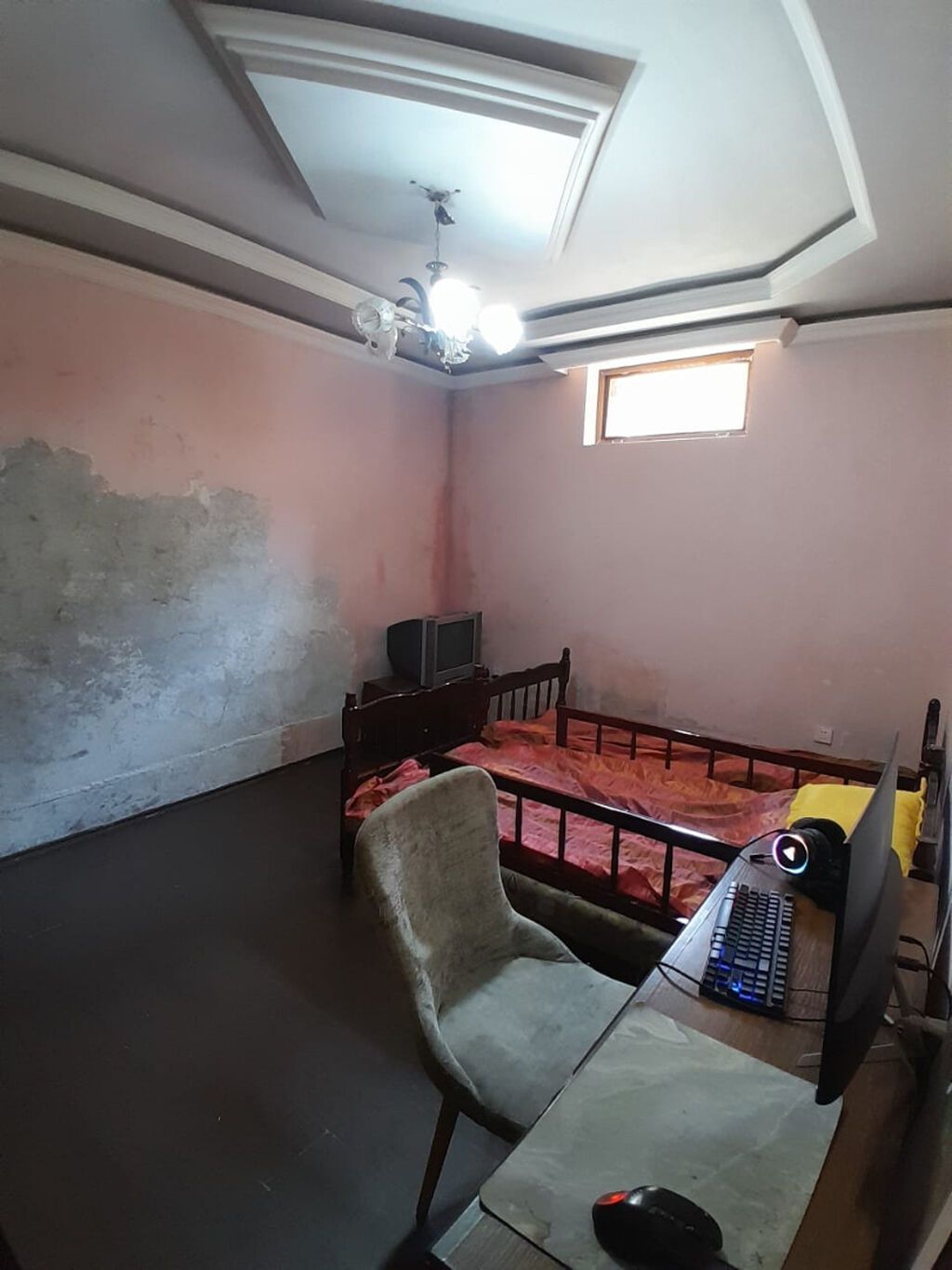 Ev Xirdalanda tam merkezde yerlesir,2 ve 9 sayli mektebin tam — Mənzil, Xırdalan (3)