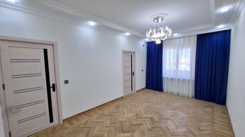 Satılır 2 otaqlı köhnə tikili 55 m² — Bakı