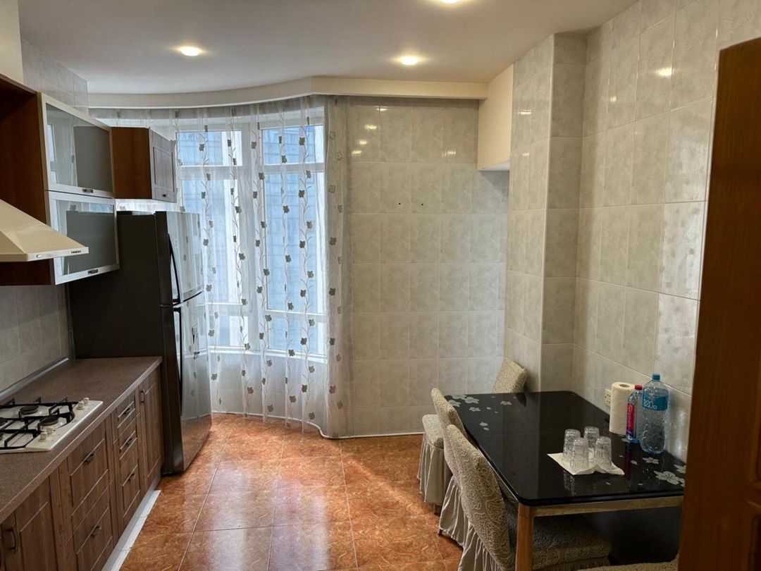İcarəyə verilir 3 otaqlı yeni tikili 125 m² — Mənzil, Bakı (7)