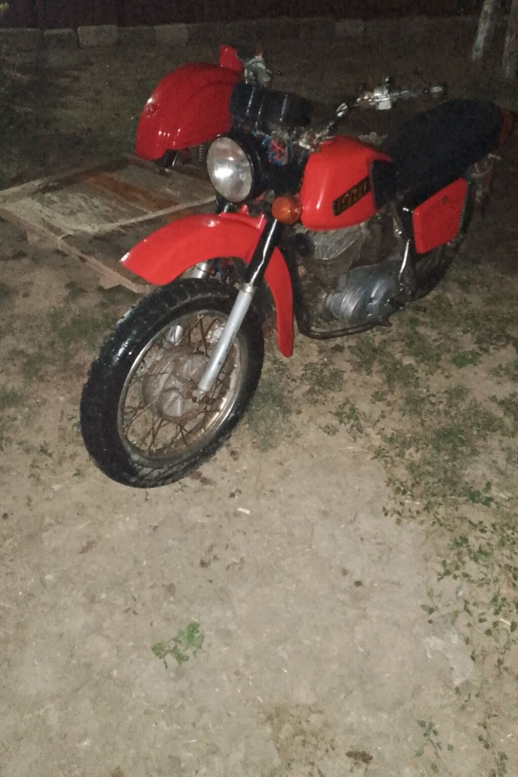 Qırmızı yükləmə qoşqulu motosiklet - Tip: Yük daşımaq üçün — Motosikletlər, Masallı (2)