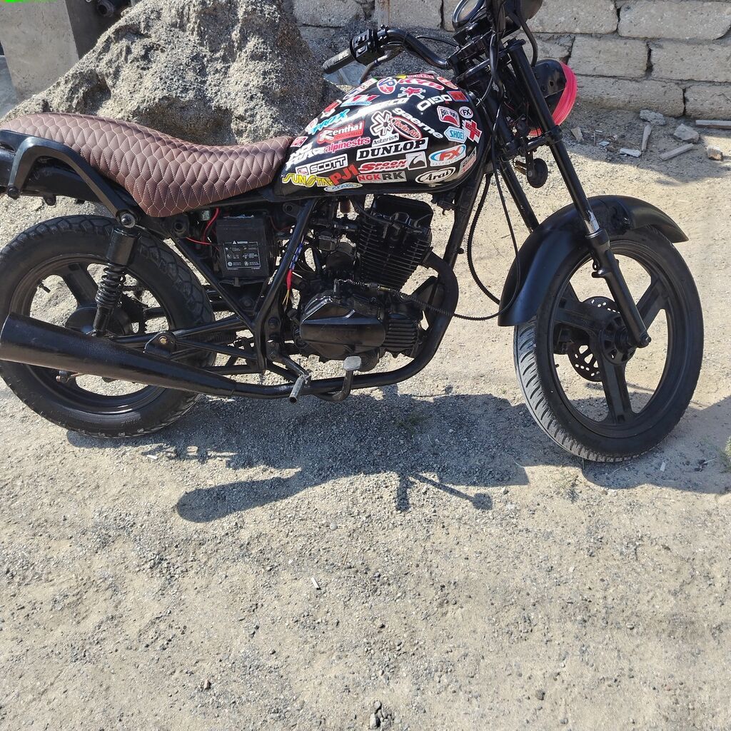 Bobber/kafe-reyser üslubunda modifikasiya olunmuş motosiklet — Motosikletlər, Bakı