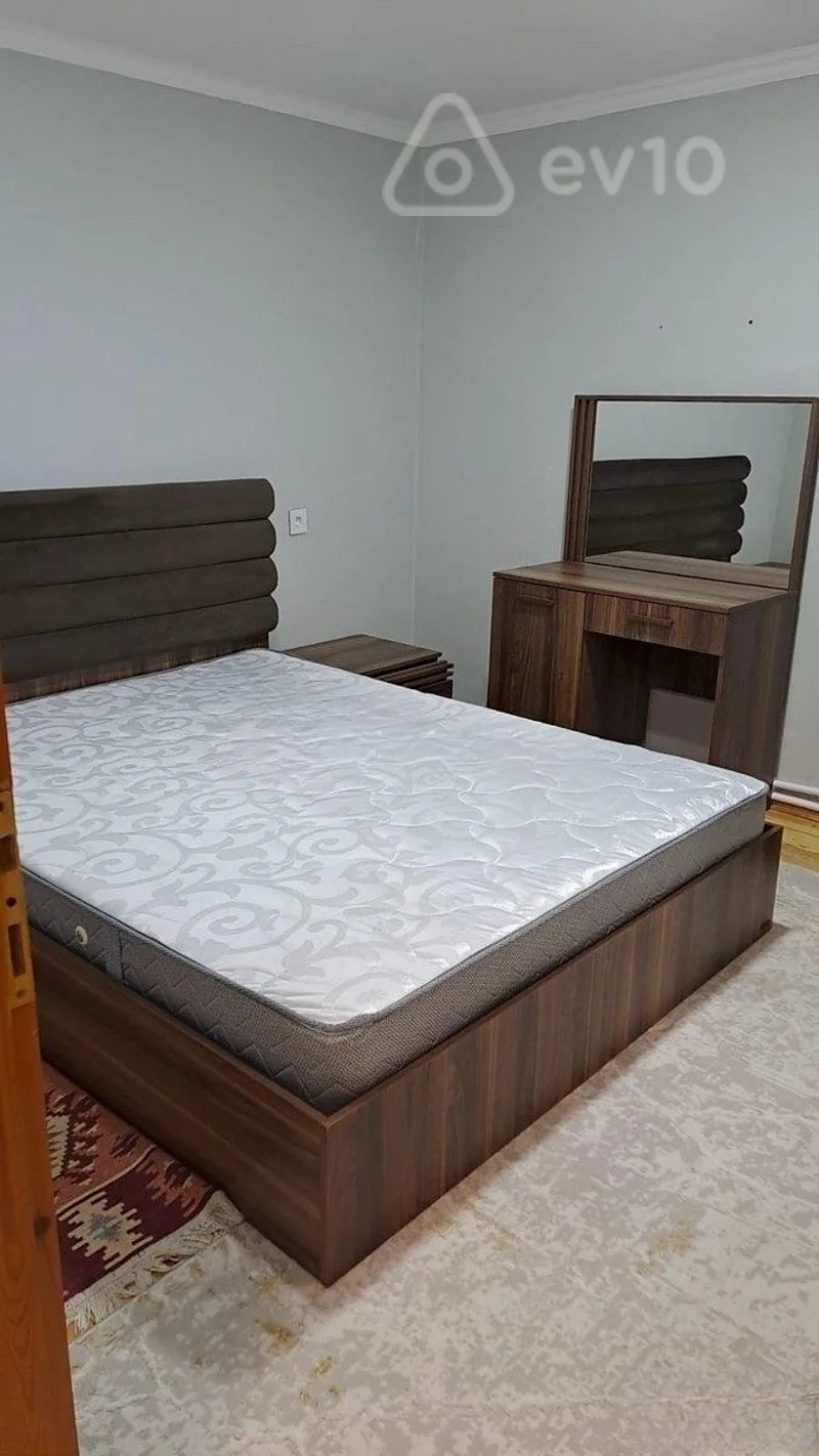 5 otaqlı mənzil, 70 m², 28 may — kirayə — 700 ₼ · 5+ oda · 70 m² · 2/4 kat · Bakı, Nəsimi · Mənzil 5 otaqlı mənzil, 70 m², 28 may — kirayə — Bakı