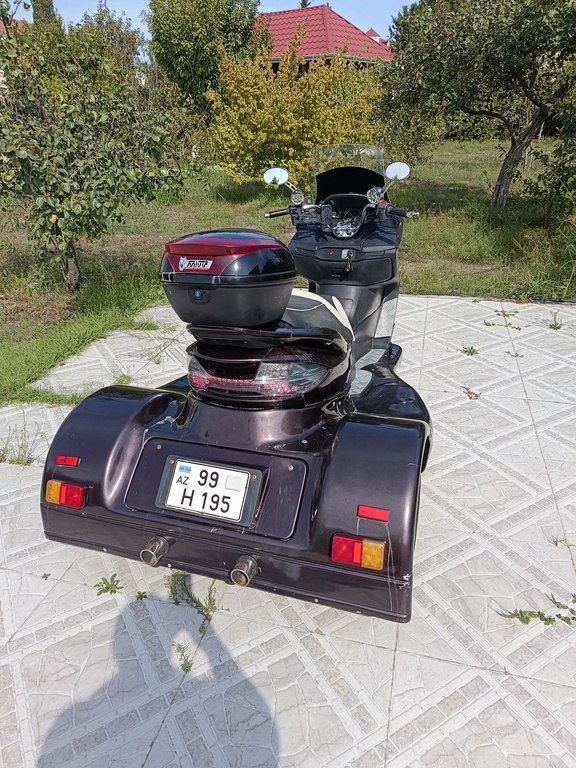 Suzuki Burgman, 300 sm3, 2021 il, 1 100 km — Motosikletlər, Bakı (7)