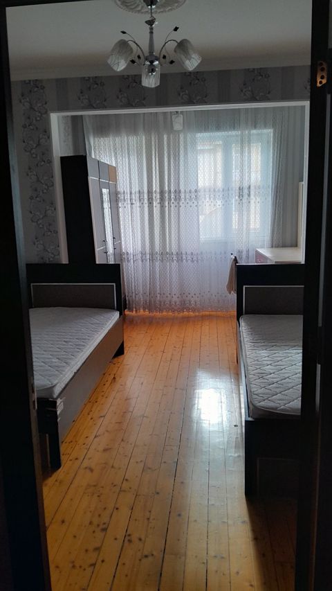 İcarəyə verilir 3 otaqlı köhnə tikili 80 m² — Bakı