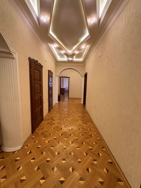 Satılır 3 otaqlı yeni tikili 140 m² — Bakı