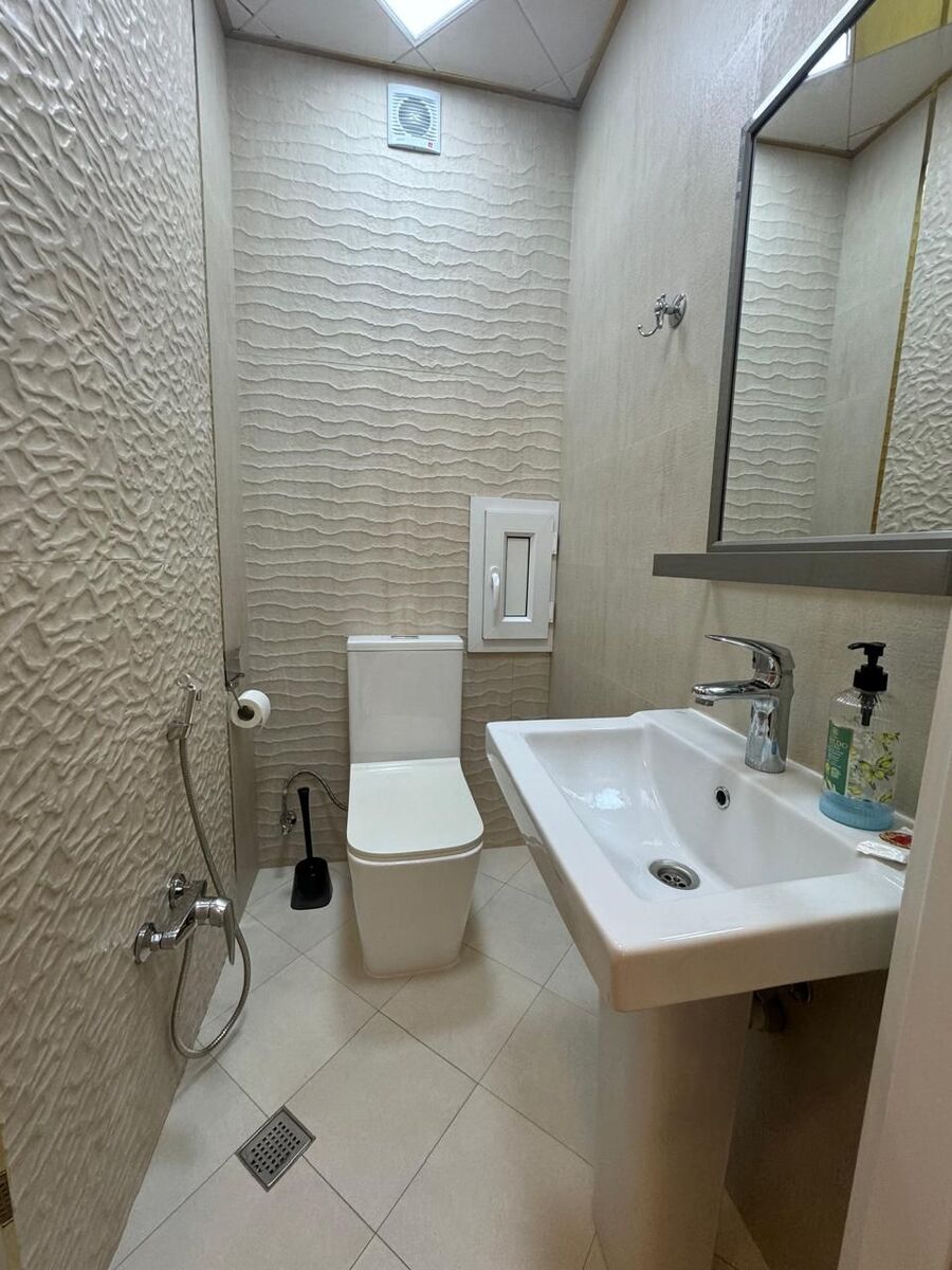 İcarəyə verilir 3 otaqlı yeni tikili 130 m² — Mənzil, Bakı (11)