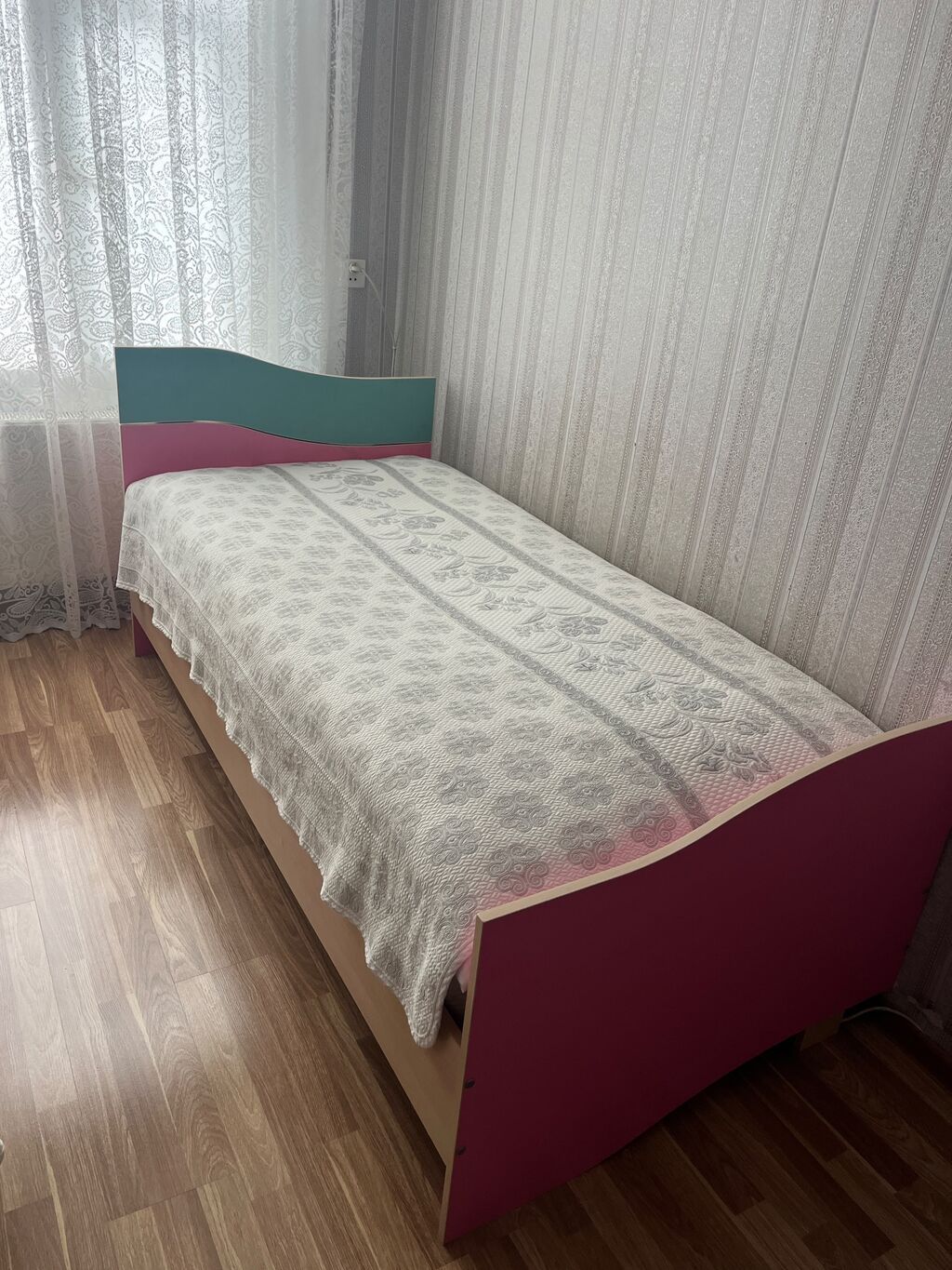 2 eded çarpayı matrasi,yun döşeyi, yazı masası dolabı var. Qırığı — Uşaq mebeli dəstləri, Bakı (3)