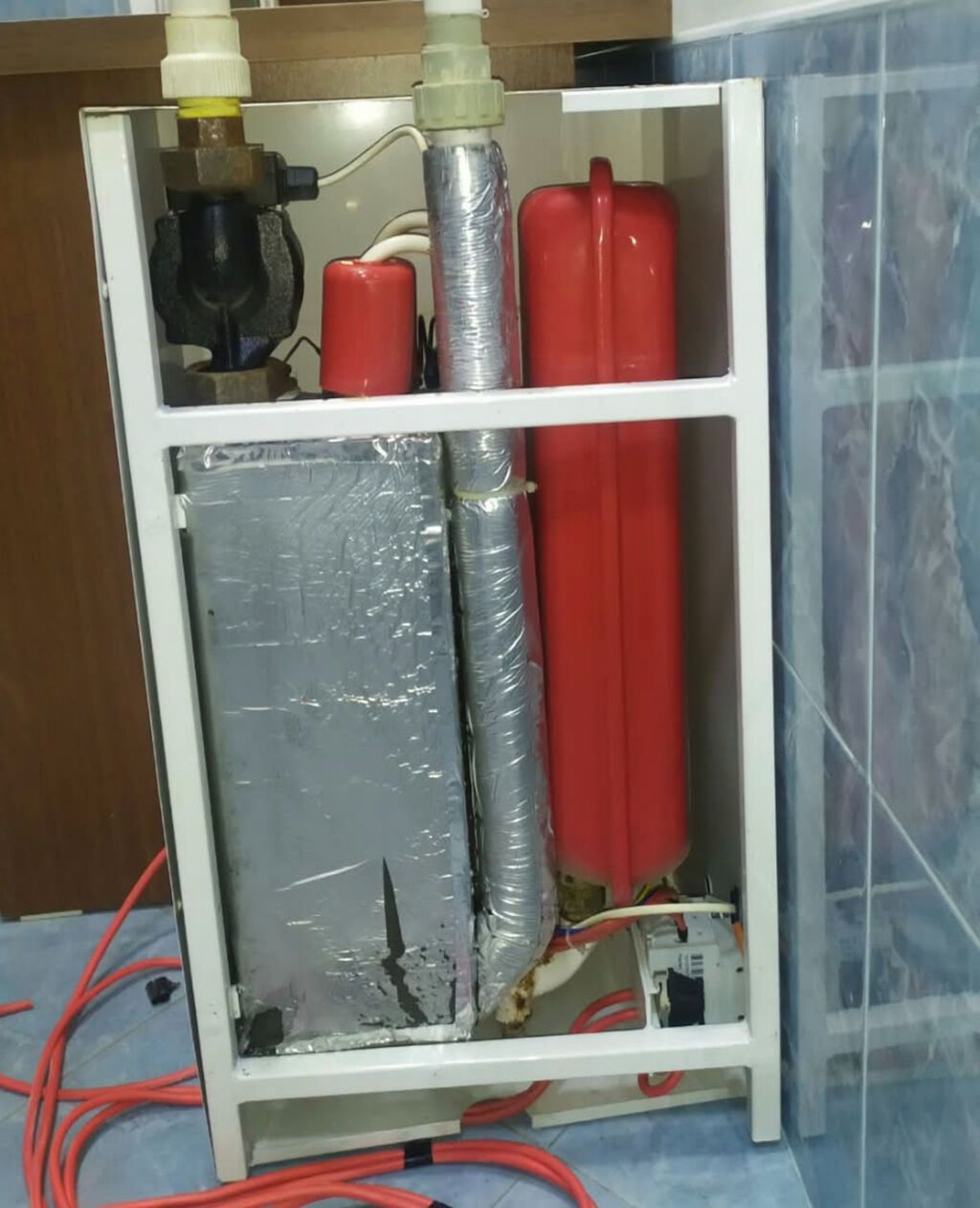 Elektrikli kombi.Hec bir problemi yoxdu.Binaya qaz verildiyi ucun — Kombilər, Bakı (2)