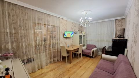 Satılır 3 otaqlı köhnə tikili 90 m² — Bakı