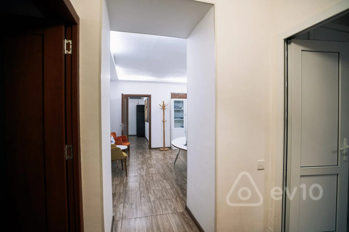 Ofis, 66 m², İstiqlaliyyət küçəsi — kirayə — Ofis, Bakı (9)