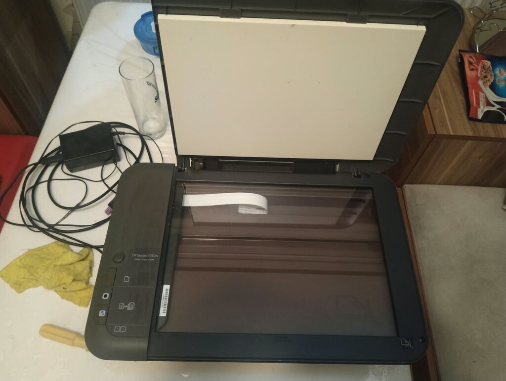 HP DeskJet 1050A All-in-One printer/skaner/kopiya cihazı İşlənmiyib — Printerləri, Masazır (3)