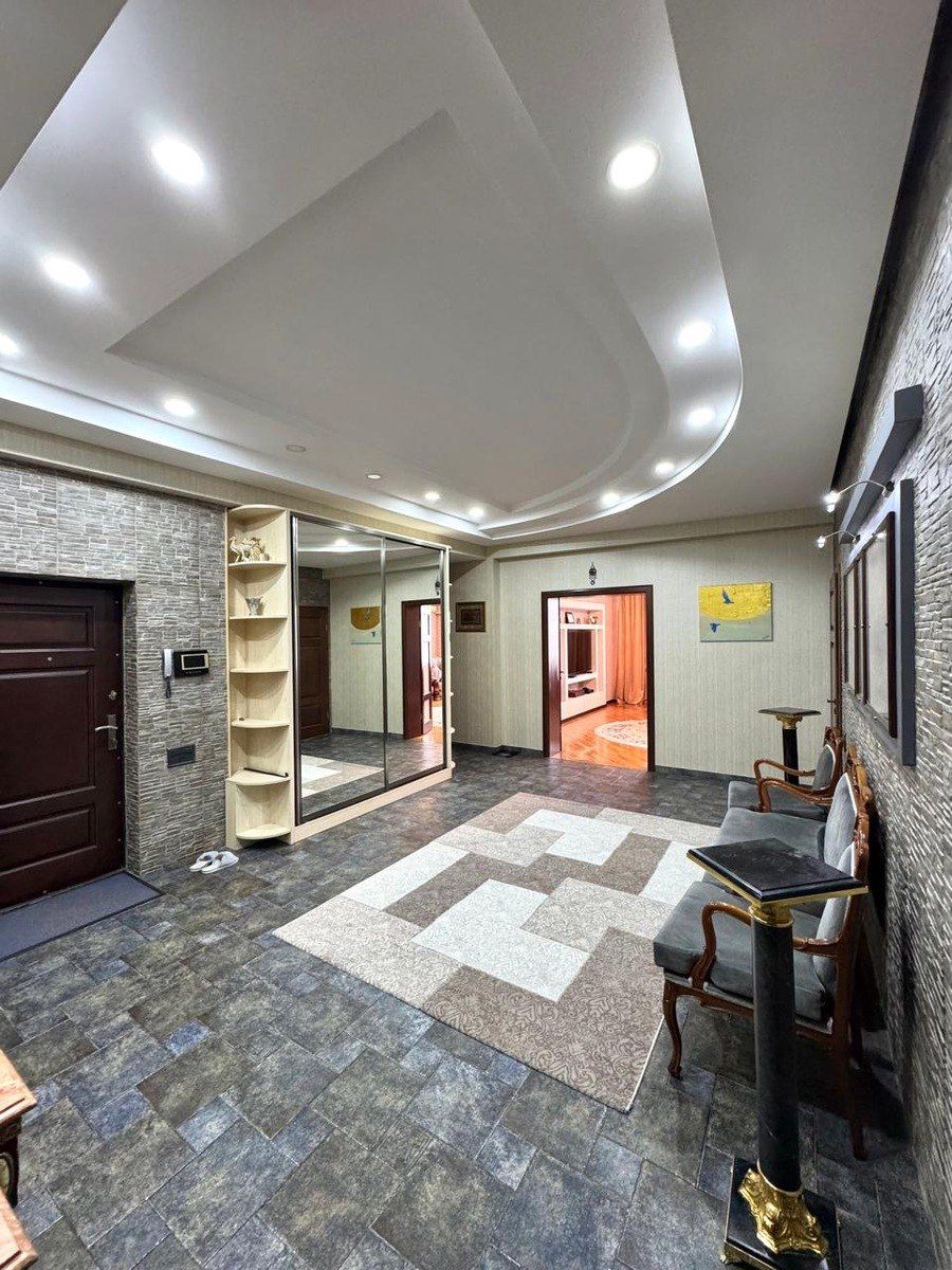Satılır 4 otaqlı yeni tikili 180 m² — Mənzil, Bakı (10)