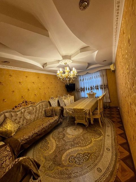 Satılır 4 otaqlı köhnə tikili 85 m² — Bakı