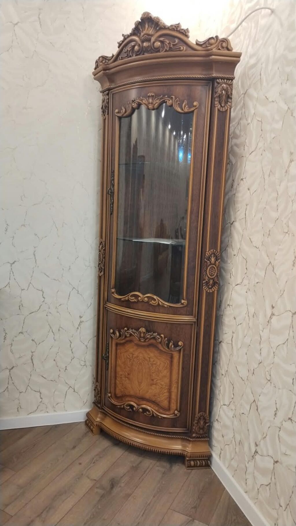2 eded bar 1 eded kamod.Malaziya. Barin ici işiqlidir.Yeniden — Qonaq otağı üçün, Masazır (3)