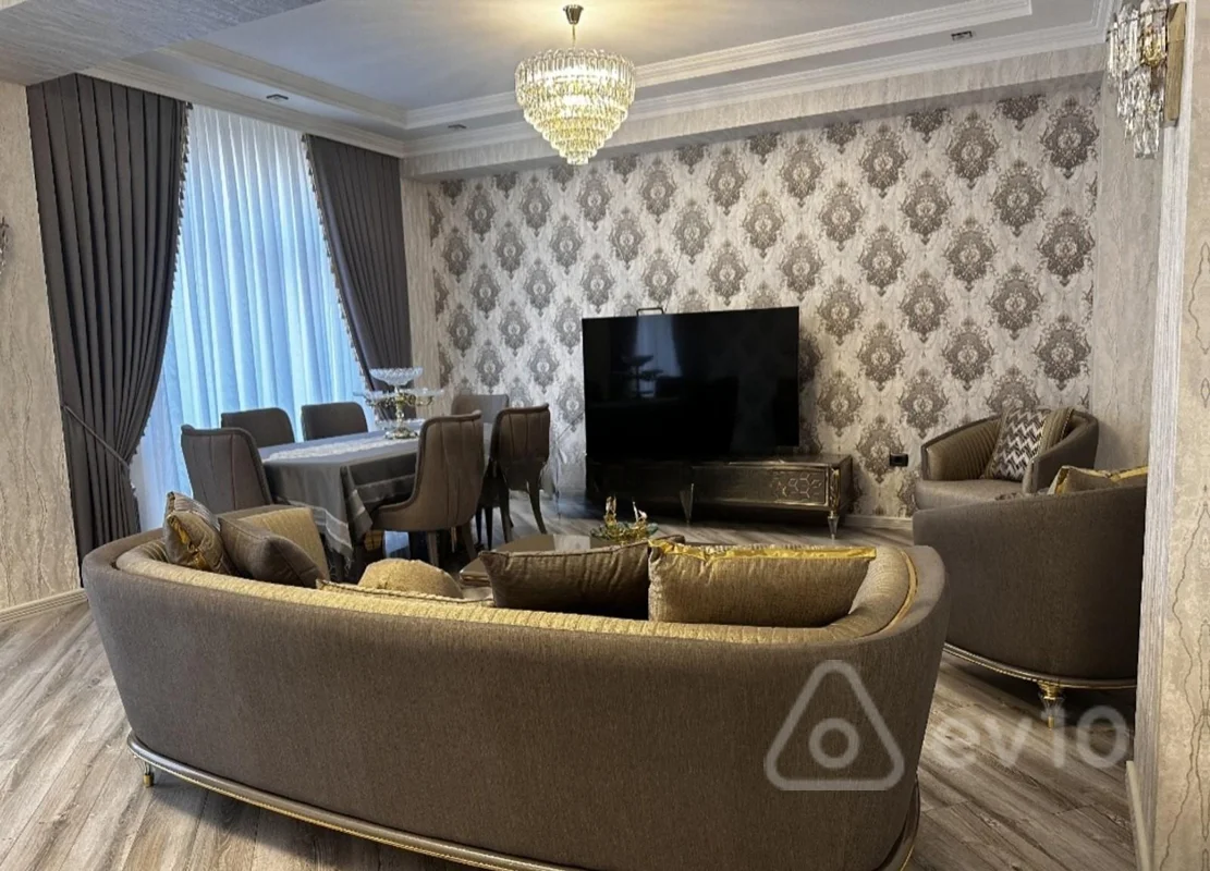 4 otaqlı mənzil, 187 m², Qarabağ Atları meydanı — Mənzil, Bakı (2)