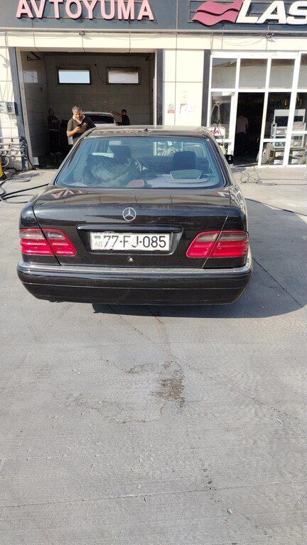 Mercedes E 240, 2.4 L, 1998 il, 380 000 km 77-FJ-085 — Avtomobillər, Bakı (2)