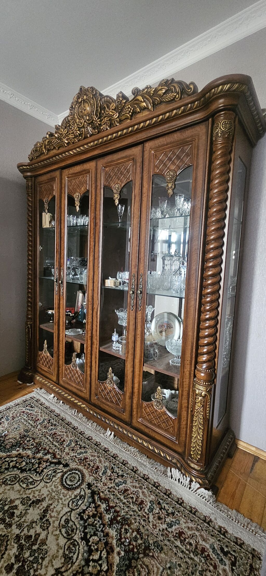 Klassik üslubda vitrin-bufet - Material: ağac əsaslı korpus, bəzəkli — Şkaflar, Bakı (3)