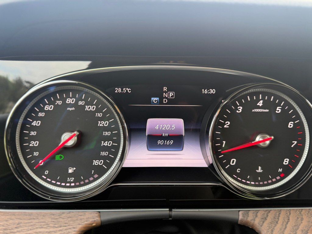 Mercedes E 300, 2.0 L, 2017 il, 90 000 km — Avtomobillər, Bakı (12)