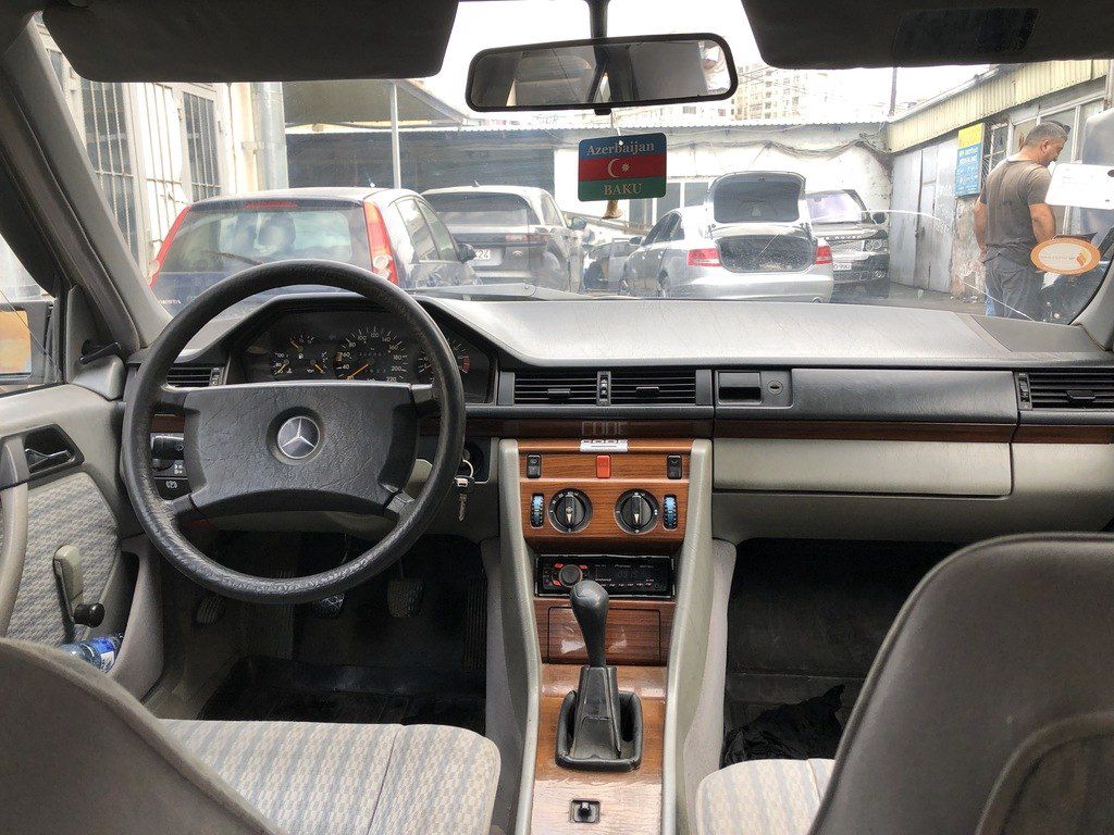 Mercedes 230 E, 2.3 L, 1990 il, 328 000 km 31-BE-558 — Avtomobillər, Bakı (5)
