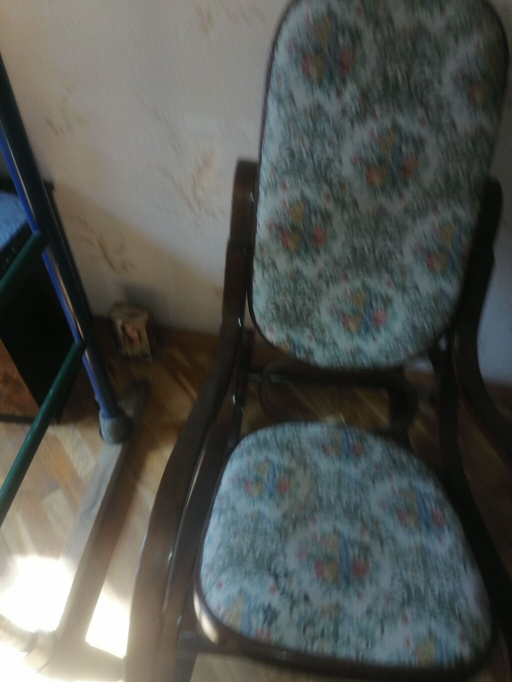 Zəng etmiyin vatsapa yazin. qədimi yellənən kreslo. xirdalanda — Mebel, Xırdalan (2)